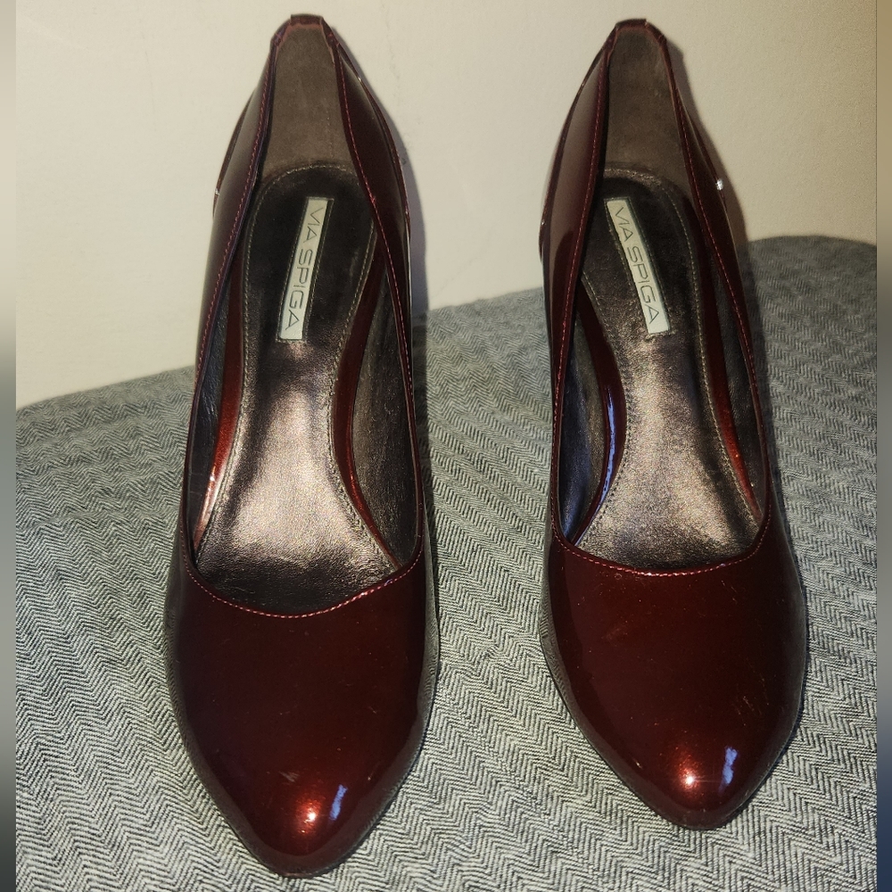 Via Spiga Burgundy Patent Leather V-Etica Heels, Women's Size 8.5